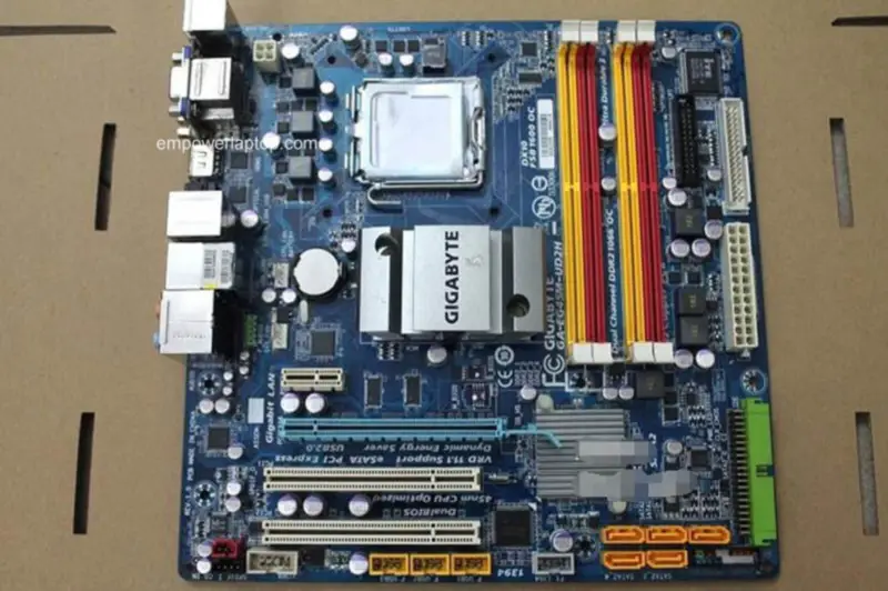 Gigabyte GA-EG45M-UD2H Hauptplatine