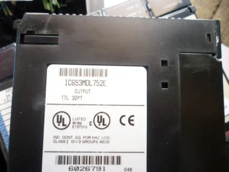 GE Fanuc PLC 90-30 Serie IC693MDL752E