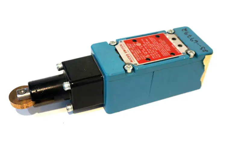 MIKROSCHALTER 5ML1-E1