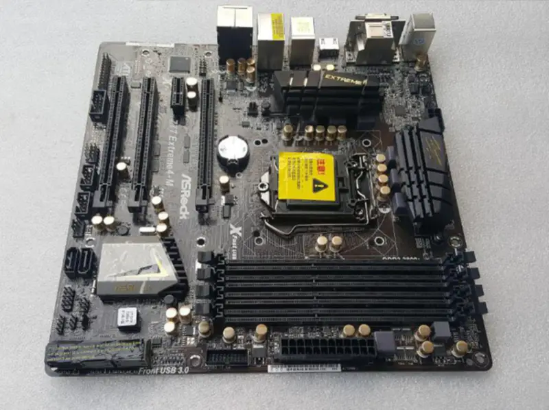 ASROCK Z77 Extreme4-M Intel LGA 1155 DDR3 Z77 MATX Mainboard