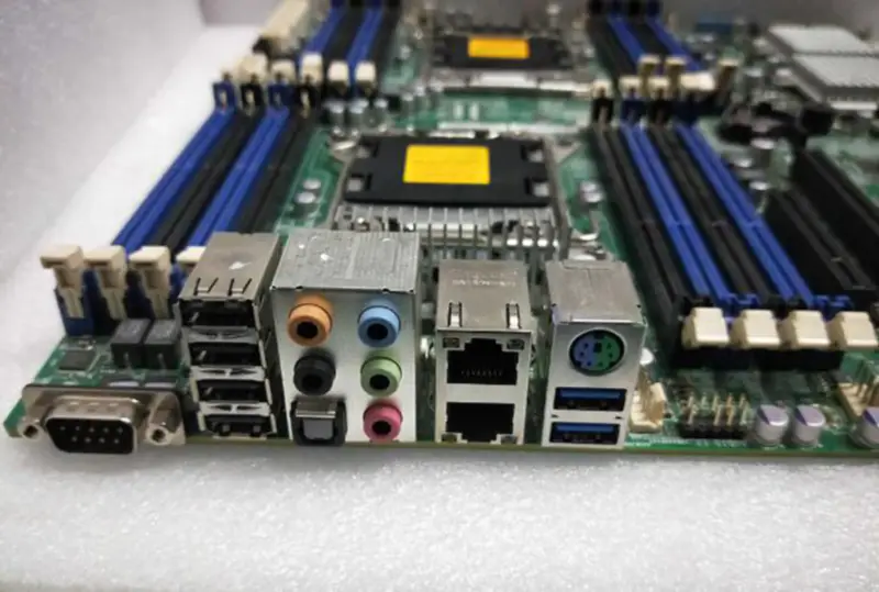 SuperMicro X9DA7 Server-Motherboard