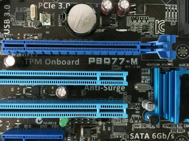 Asus P8Q77-M Hauptplatine