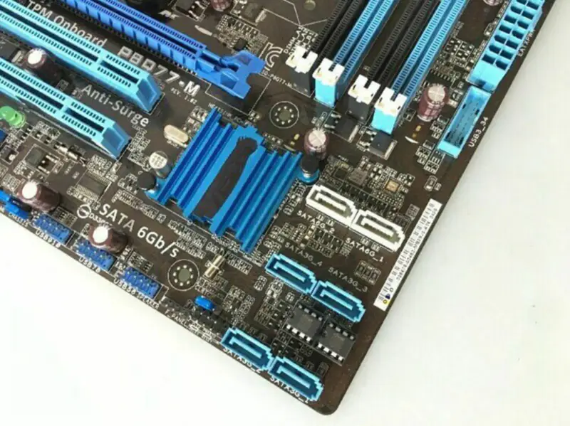 Asus P8Q77-M Hauptplatine
