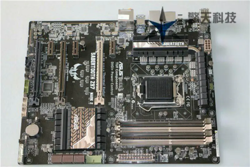 Asus SABERTOOTHZ97 Hauptplatine
