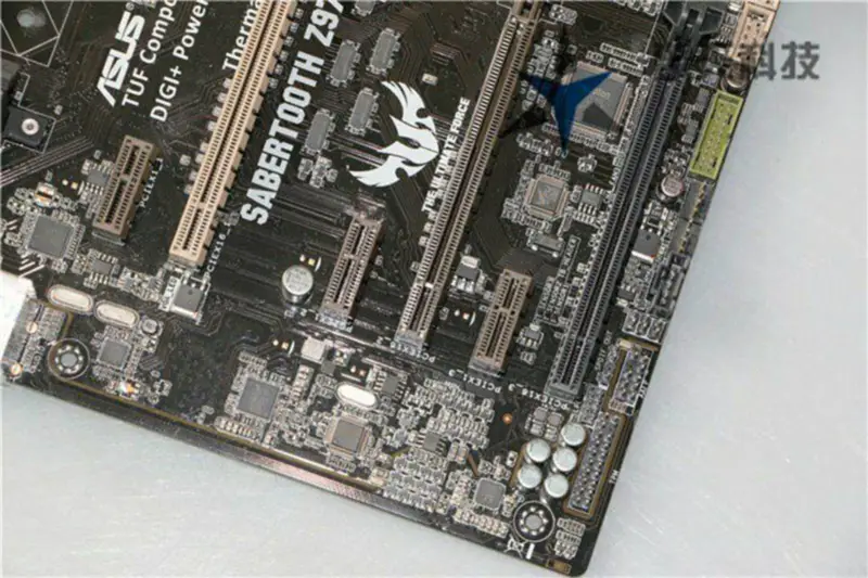 Asus SABERTOOTHZ97 Hauptplatine