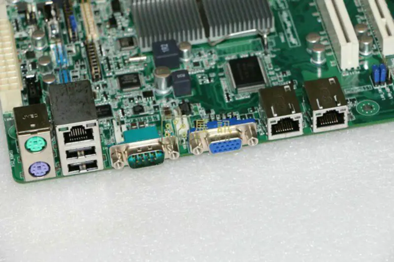 Asus KCMR-D12 Hauptplatine