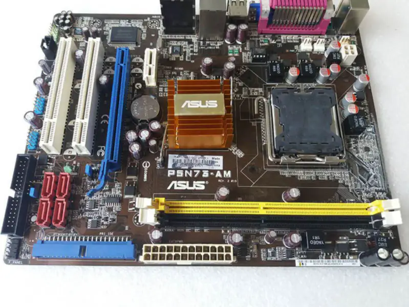 Asus P5N73-AM Hauptplatine