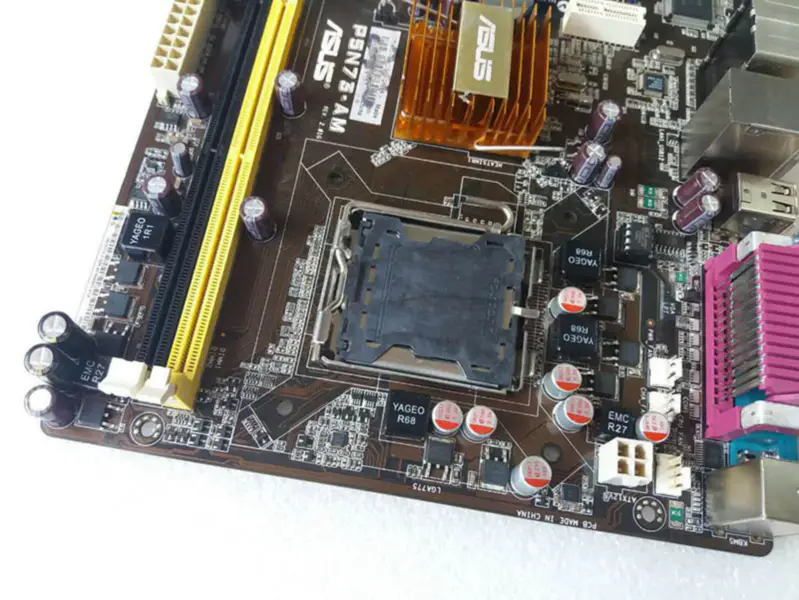 Asus P5N73-AM Hauptplatine