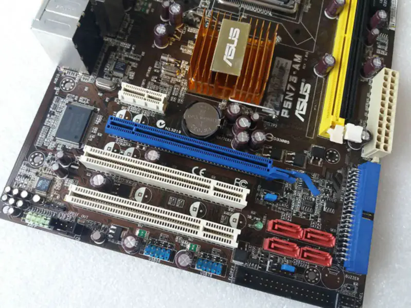 Asus P5N73-AM Hauptplatine