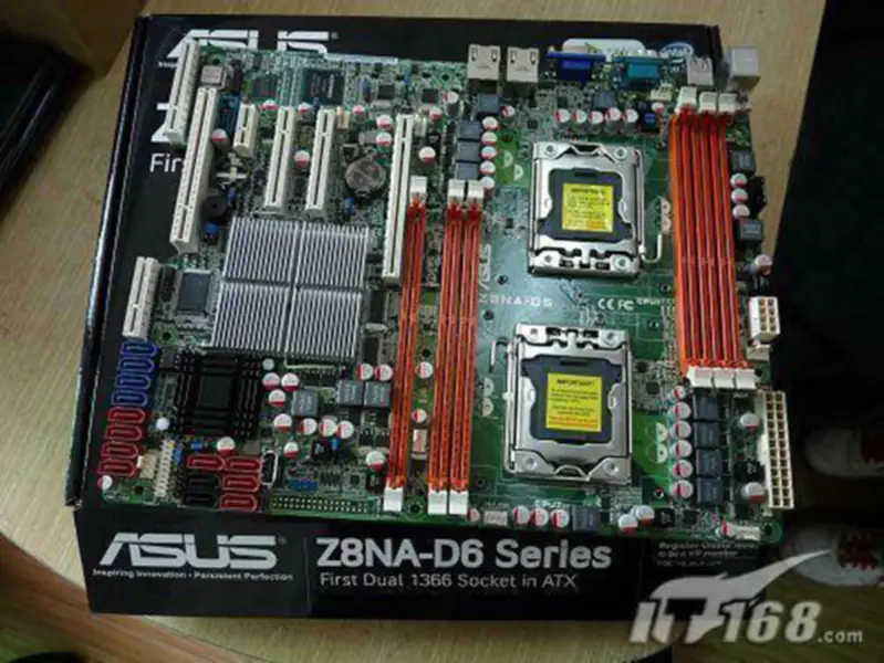 Asus Z8NA-D6 Hauptplatine