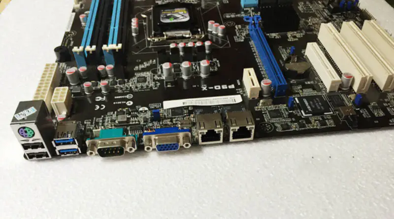 Asus P9D-X Hauptplatine