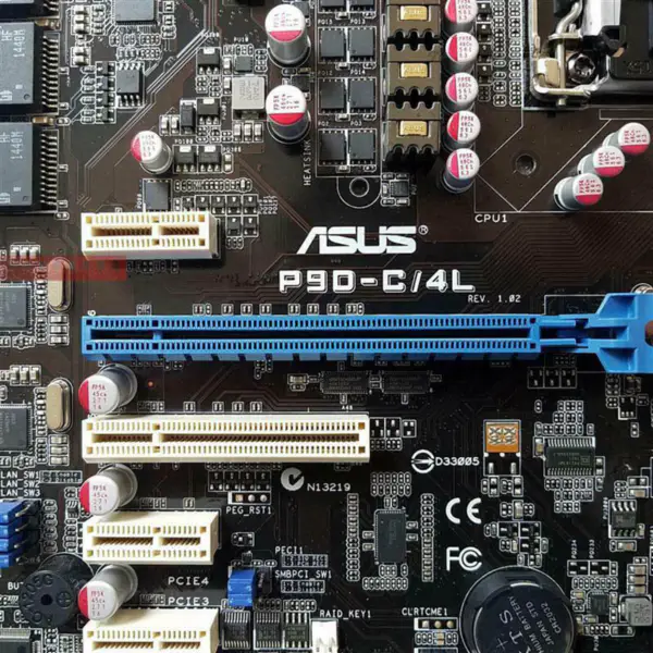 Asus P9D-C/4L Hauptplatine