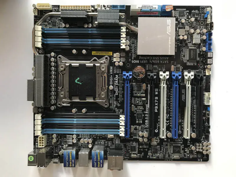 Asus P9X79WS Hauptplatine