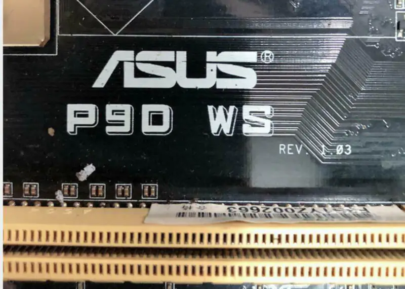Asus P9DWS Hauptplatine