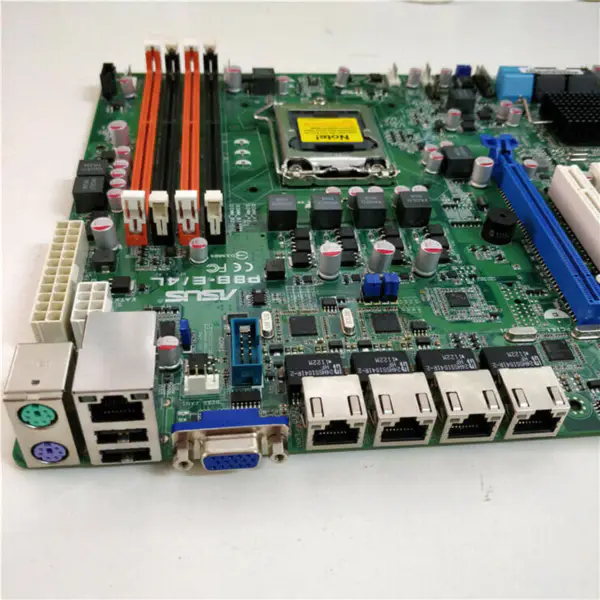 Asus P8B-E/4L Hauptplatine