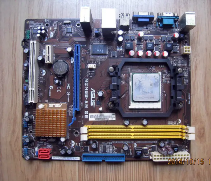 Asus M2N68-AM SE AM2/AM2+ Hauptplatine