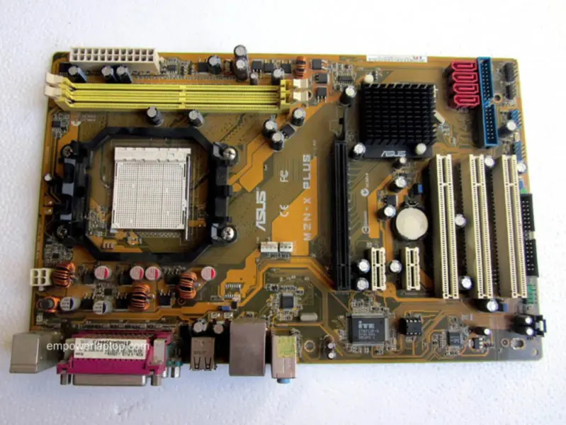 Asus M2N-X PLUS AM2+ Hauptplatine