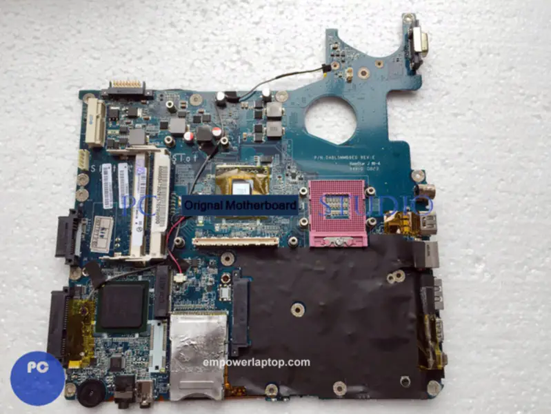 Toshiba Motherboard A000034730 DABL5MMB6E0 P305 mit GPU-Steckplatz cpu