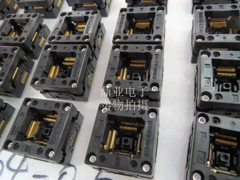 32QN40TS24040 QFN32 Burn-in-Sockel Vergoldung IC