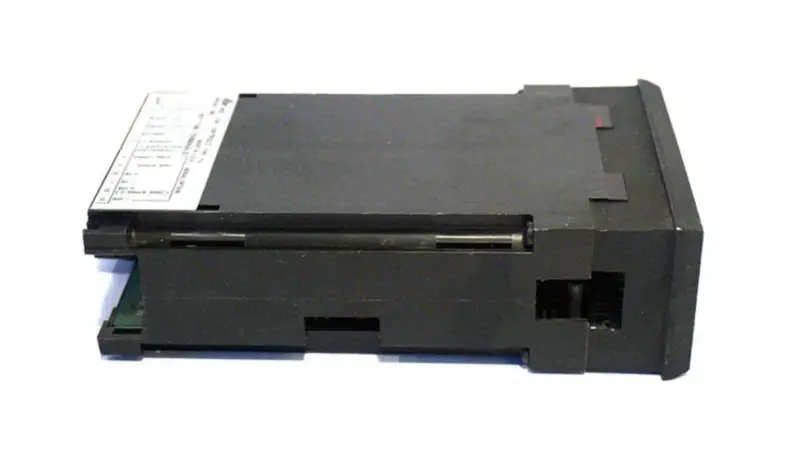 ROTER LÖWE STEUERT IMP23100