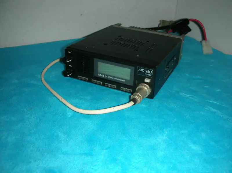 TAD FM MOBILES FUNKGERÄT MD-250 MD250