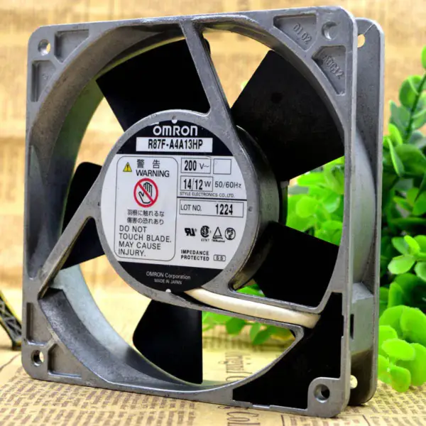 OMRON OMRON R87F-A4A13HP AC200V 14/12W 120*120*25MM Lüfter