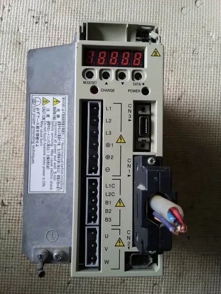 YASKAWA SGDM-08ADA