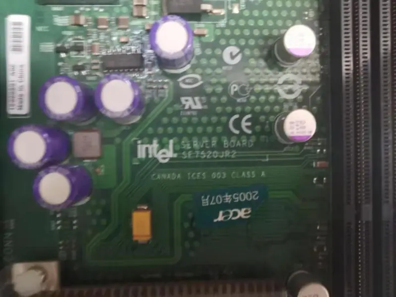 Intel SE7520JR2 Hauptplatine