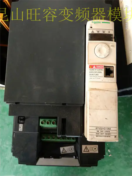 Schneider ATV32 Serie ATV32HD15N4 15KW 380V