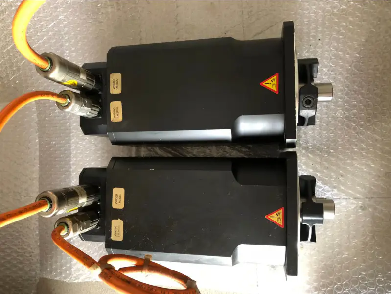 KOLLMORGEN 6SM-77S-3.000-09-V Servomotor
