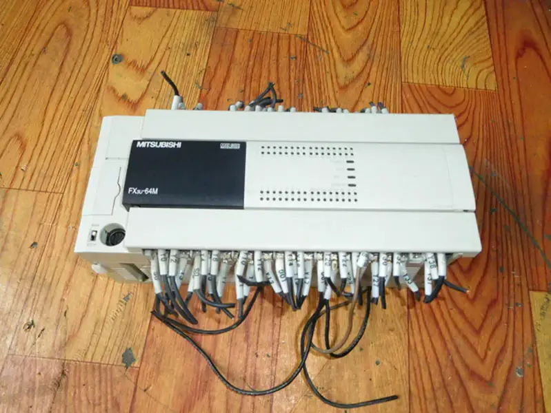 SPS Mitsubishi FX3U-64MR/ES