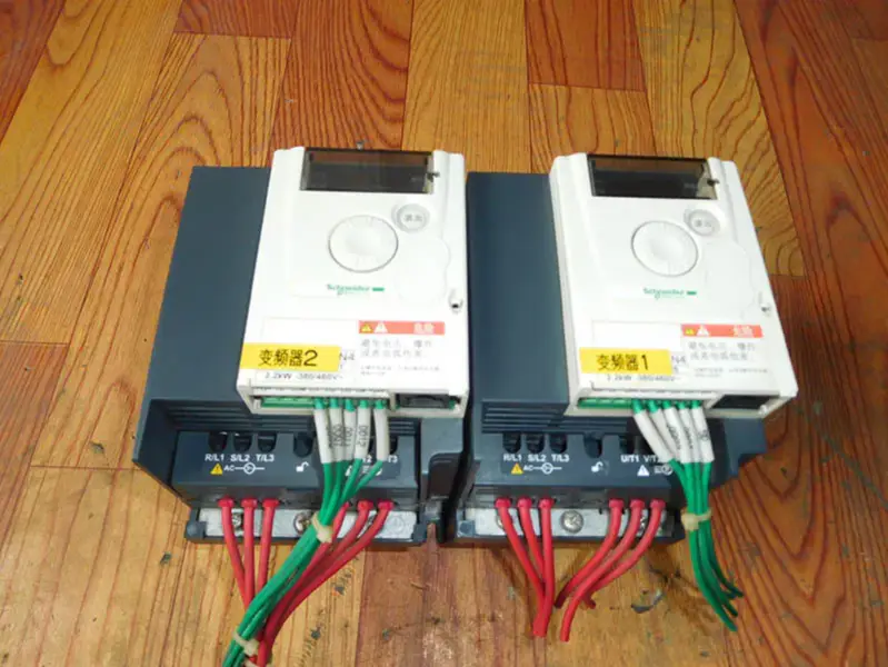 Schneider ATV303 Serie ATV303HU22N4 2.2kw 380V