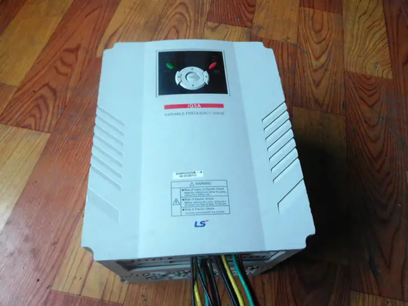 LS SV055IG5A-4 Wechselrichter