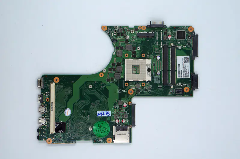 Toshiba X870 X875 V000288060 6050A2493501-MB-A02 Motherboard mit Grafiksteckplatz