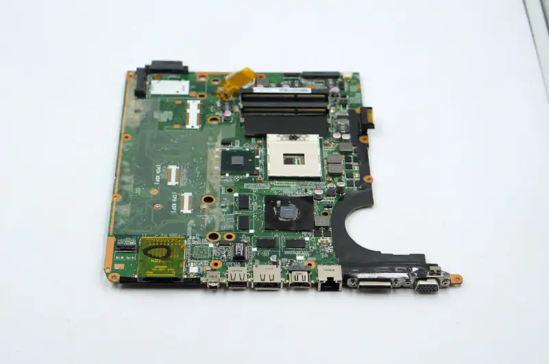 HP Plavilion DV7-3000 DV7T-3000 605698-001 DA0UP6MB6F0 GT320M Hauptplatine