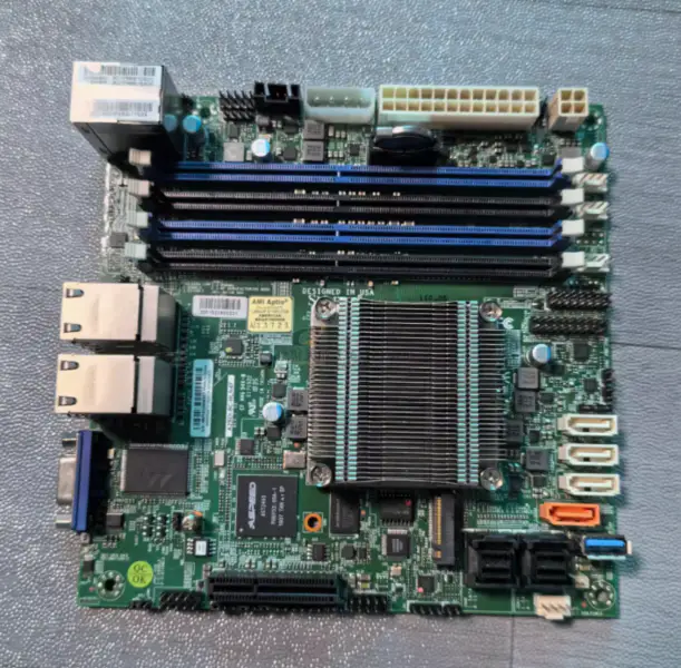 Supermicro A2SDi-8C-HLN4F Hauptplatine
