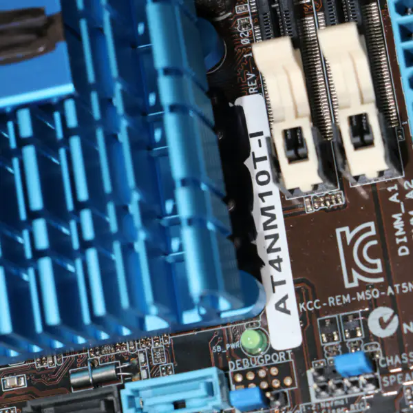 Asus AT4NM10T-I Desktop-Motherboard mit integrierter Atom D425 CPU