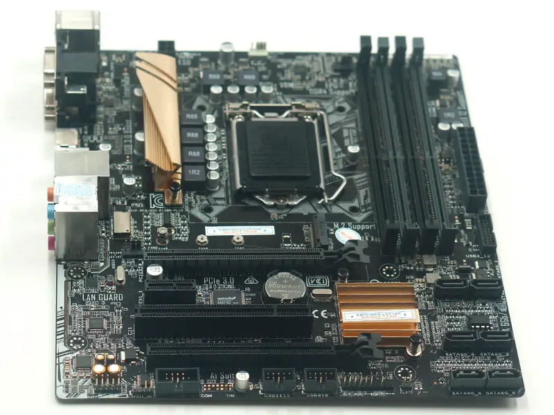Asus B150M-PLUS Hauptplatine LGA 1151 DDR4
