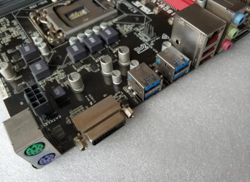 Asus B150M-V PLUS Hauptplatine LGA 1151 DDR4