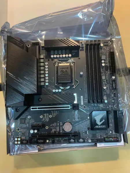 Gigabyte B560M AORUS ELITE Hauptplatine
