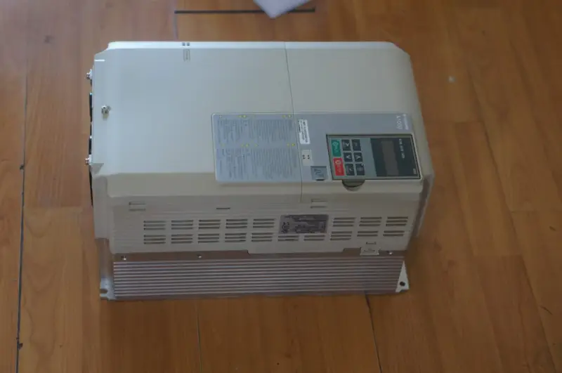 Yaskawa A1000 CIMR-AU4A0044FAA Antrieb mit variabler Frequenz