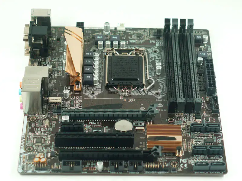 Asus B150M-PLUS D3 Hauptplatine LGA 1151 DDR3