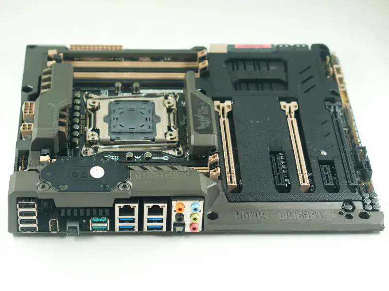 Asus SABERTOOTH X99 Hauptplatine