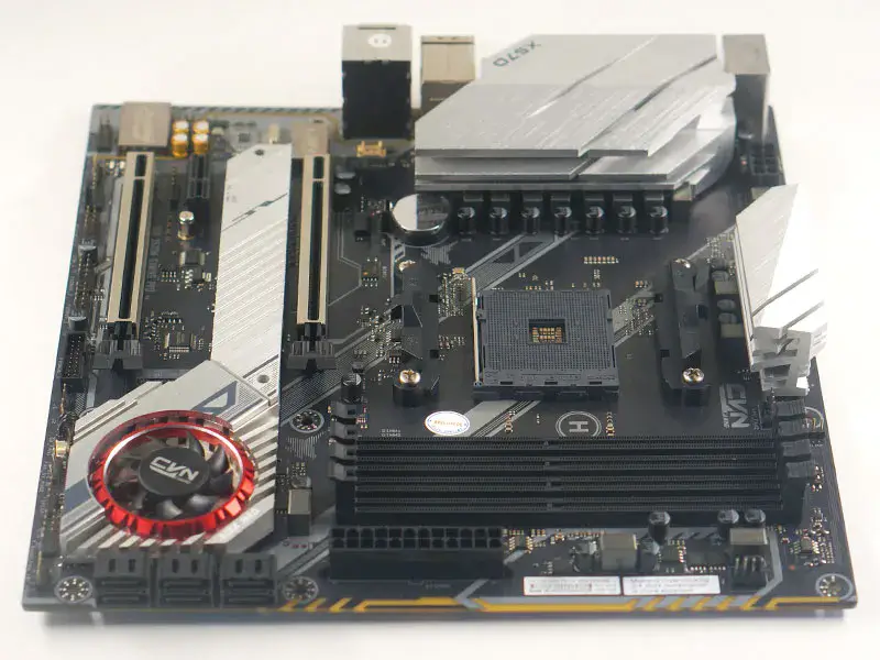 Buntes CVN X570M GAMING PRO V14 Mainboard