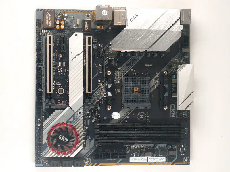 Buntes CVN X570M GAMING PRO V14 Mainboard