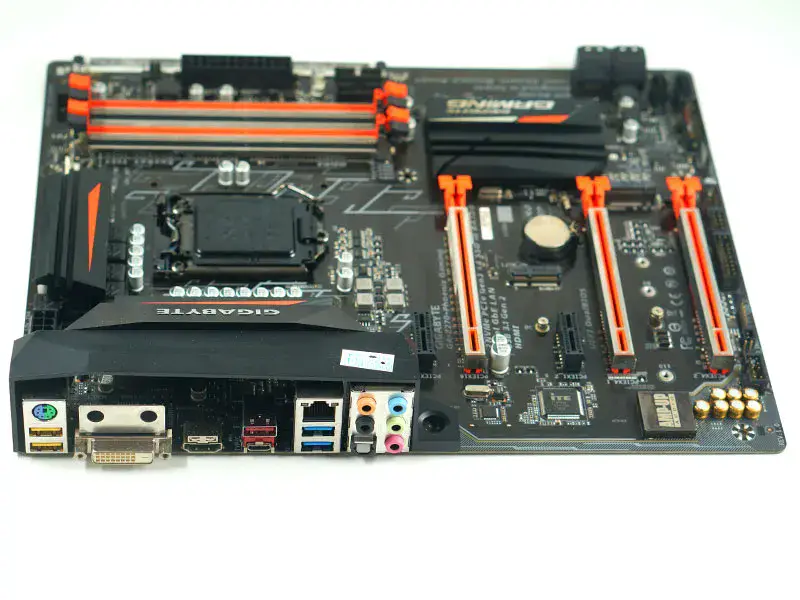 Gigabyte GA-Z270-Phoenix Gaming-Motherboard LGA1151 DDR4