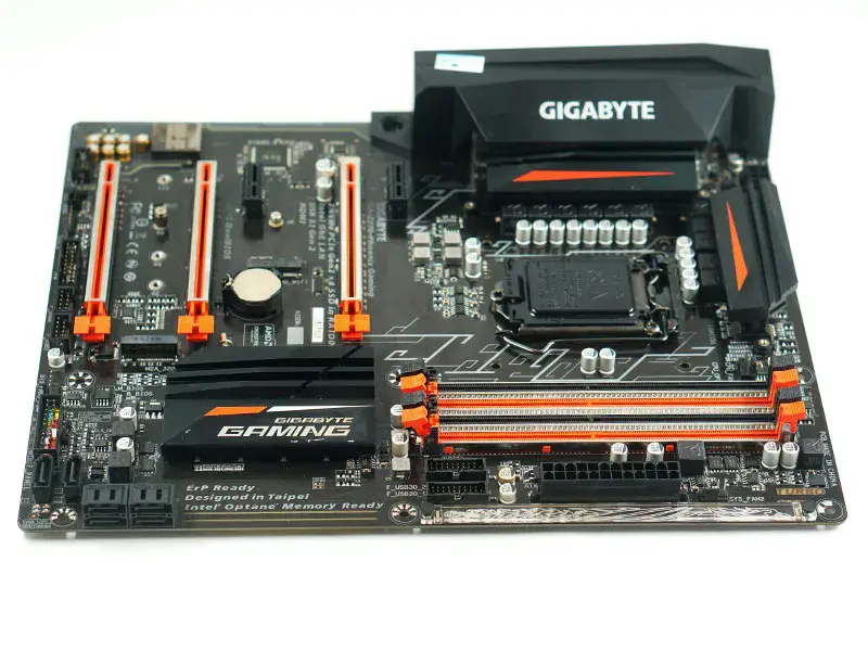 Gigabyte GA-Z270-Phoenix Gaming-Motherboard LGA1151 DDR4