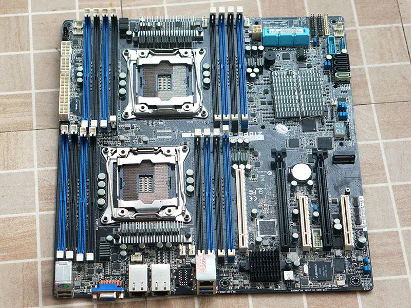 Asus Z10PE-D16 Hauptplatine