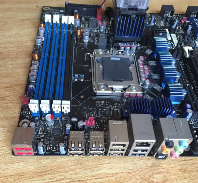 Intel DX58SO Hauptplatine