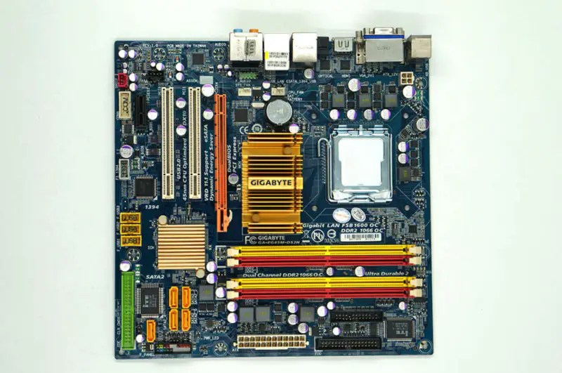 Gigabyte GA-EG45M-DS2H (REV 1.0)Hauptplatine